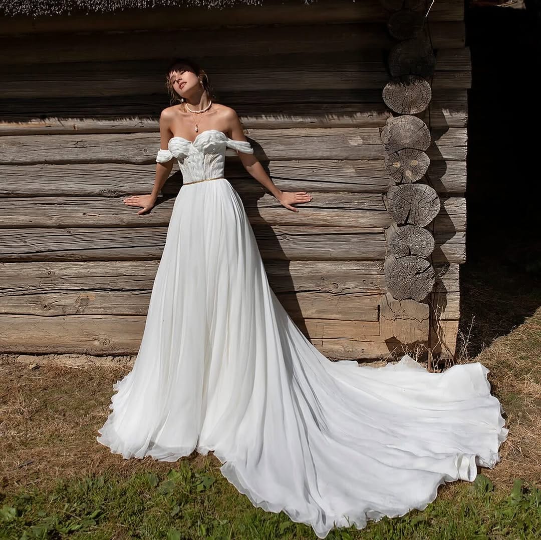 Post 4 by Boutique de robes de mariée on Instagram (carousel)