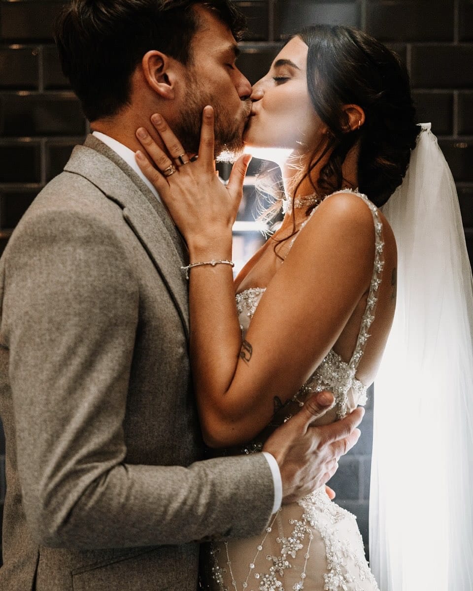 Post 8 by Boutique de robes de mariée on Instagram (carousel)