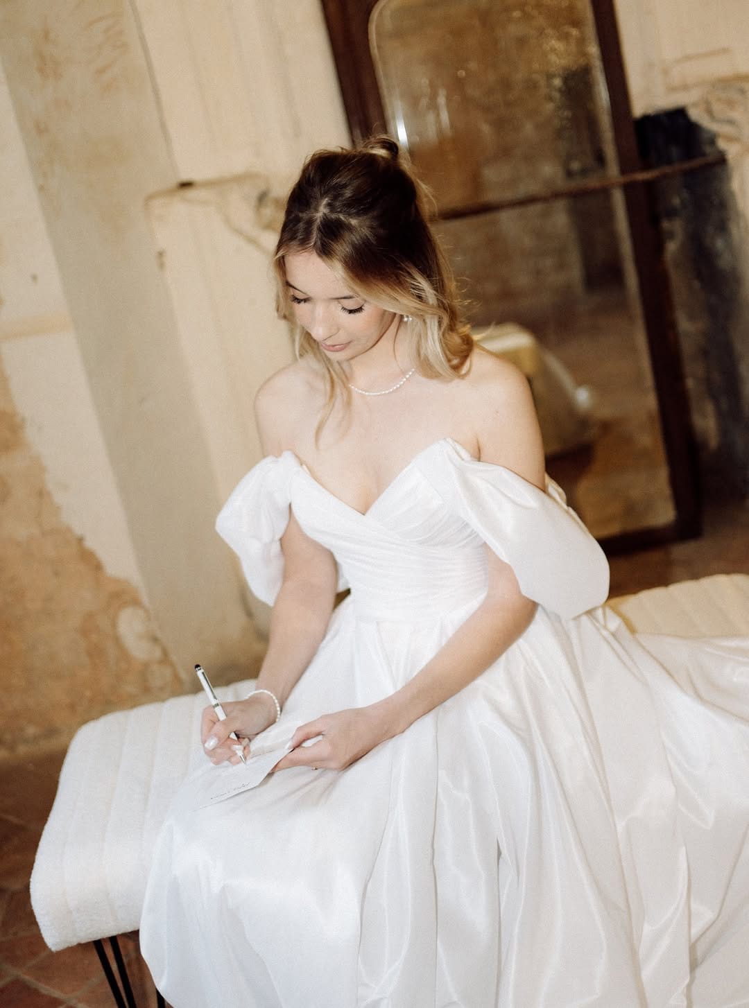 Post 10 by Boutique de robes de mariée on Instagram (carousel)