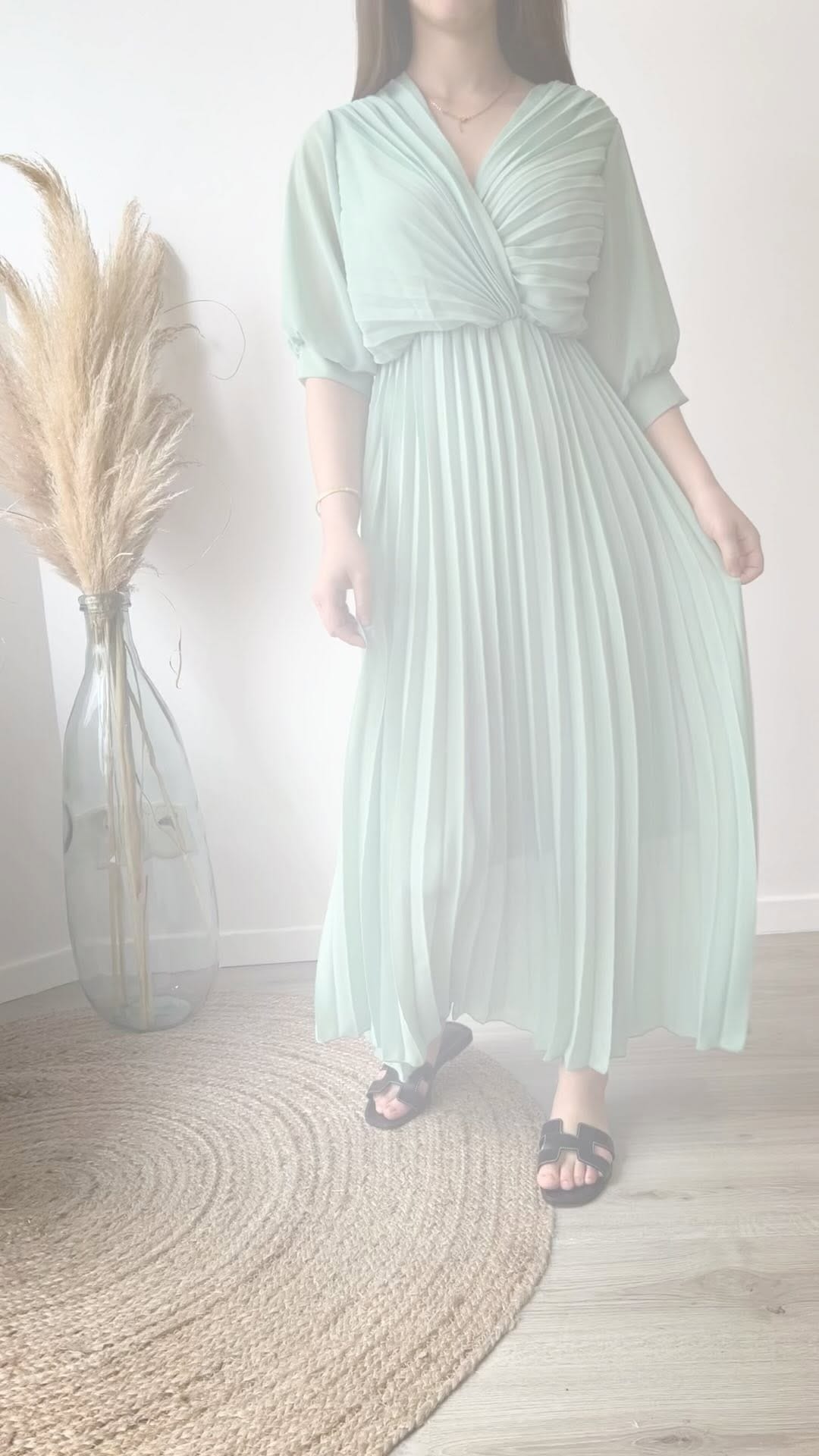 Post 2 by LOU Y ES-TU? BOUTIQUE on Instagram (video)
