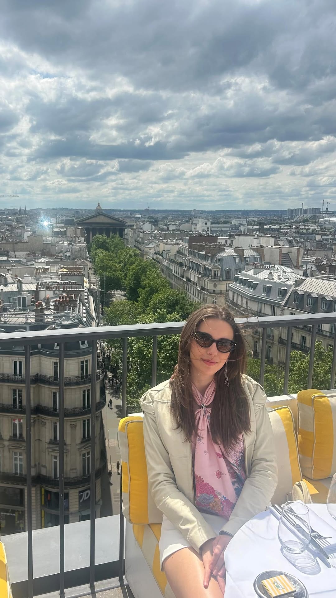 Post 3 by Gabriela Costa | Vida em Paris 🇫🇷 on Instagram (video)