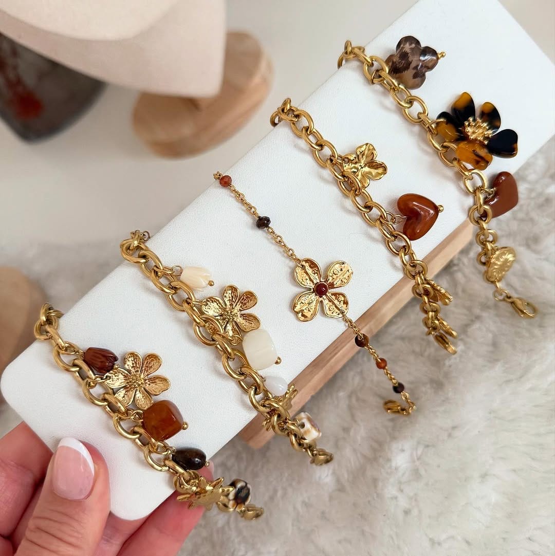 Post 7 by ALESIAPARIS Bijoux on Instagram (image)