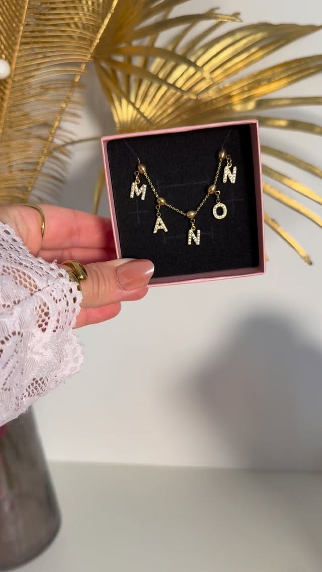 Post 8 by ALESIAPARIS Bijoux on Instagram (video)