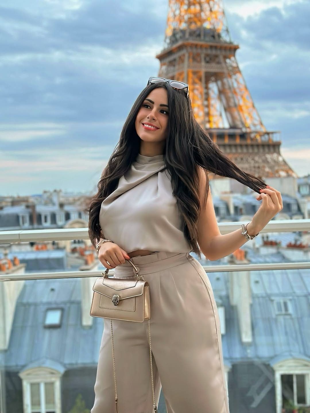Post 5 by Morena Pastor👸🏻 - Bagatelle Paris | Boum Boum | Bridge |📩 on Instagram (carousel)