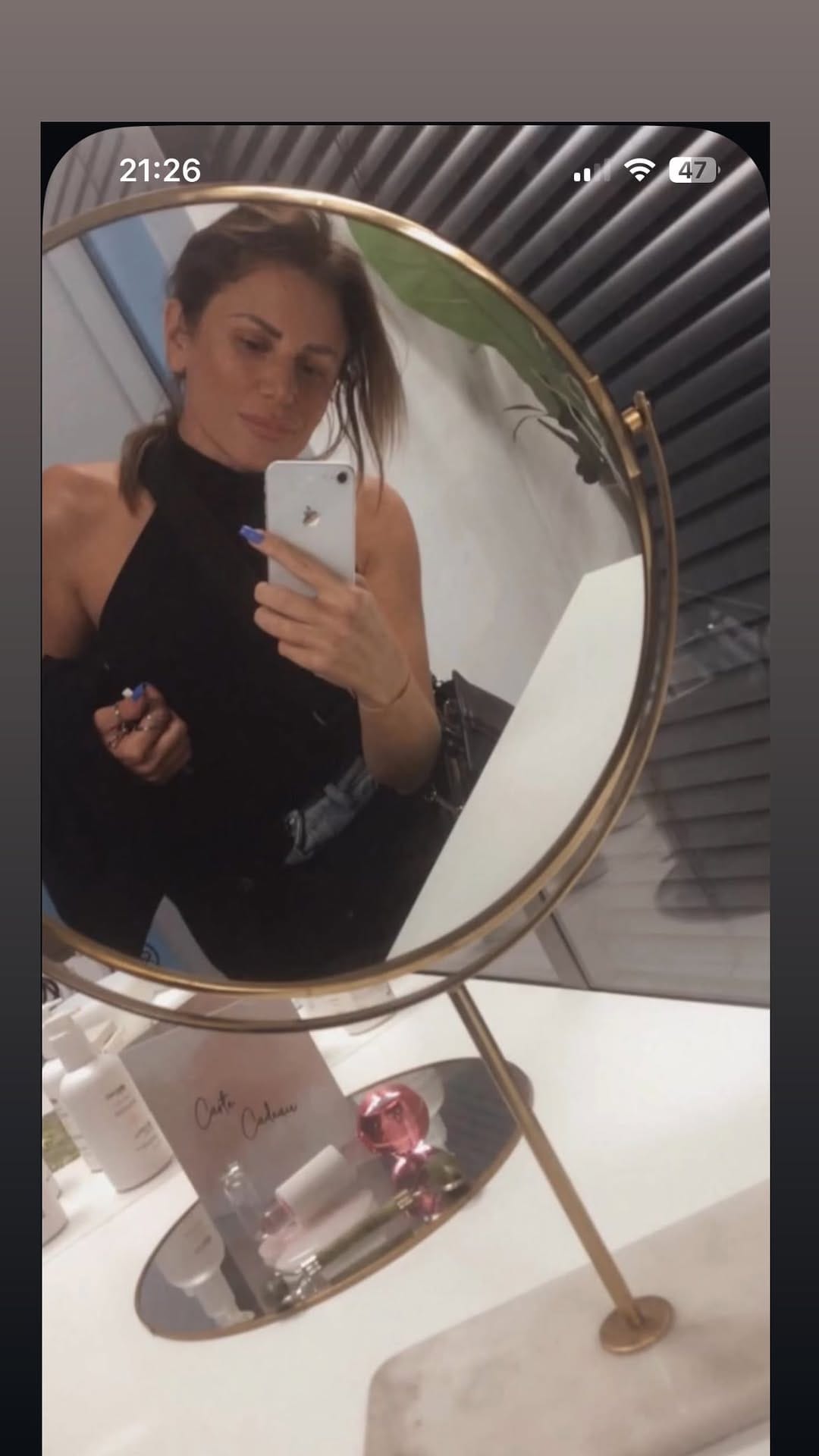 Post 9 by Laetitia Attia on Instagram (video)