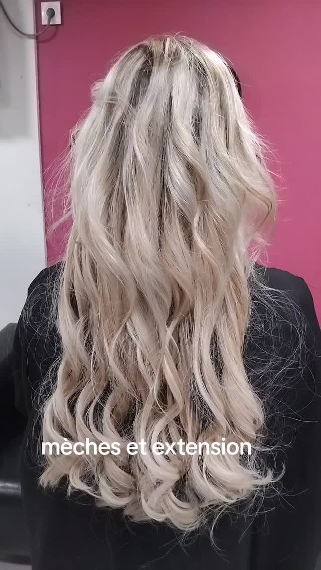 Post 9 by extension coiffure christele on Instagram (video)