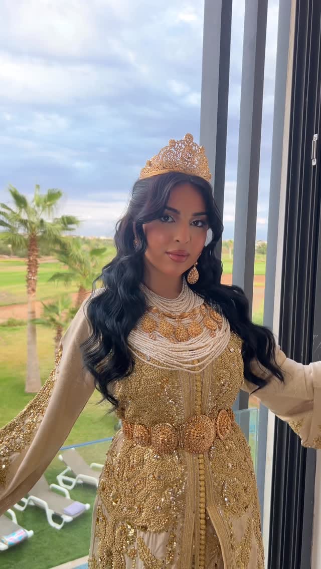 Post 7 by SARA BRIDAL STYLIST on Instagram (video)