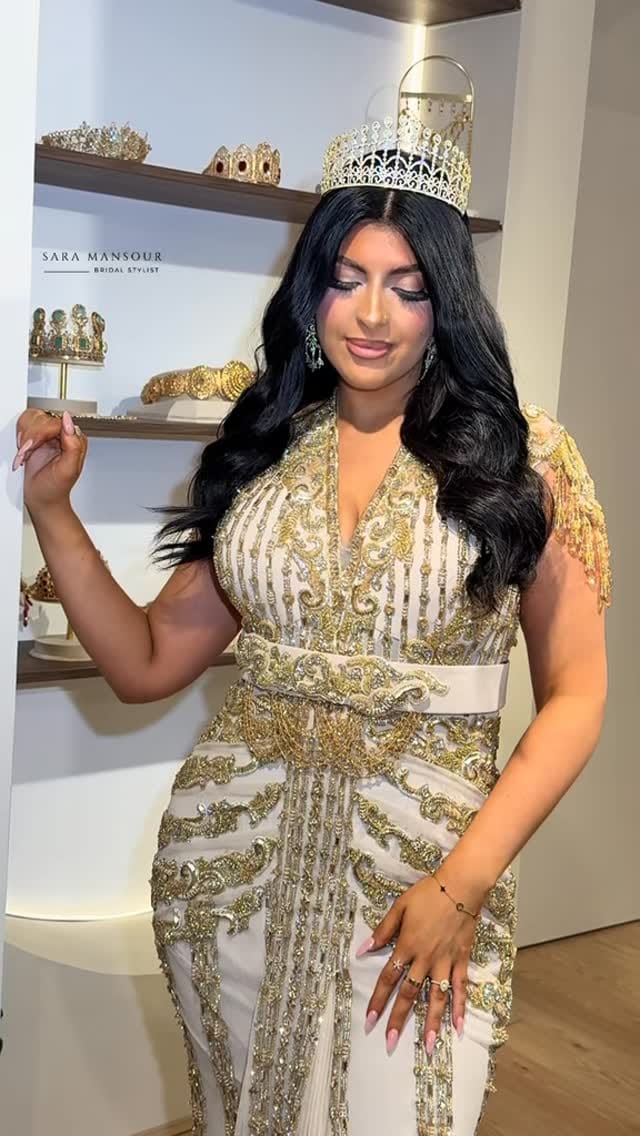 Post 6 by SARA BRIDAL STYLIST on Instagram (video)