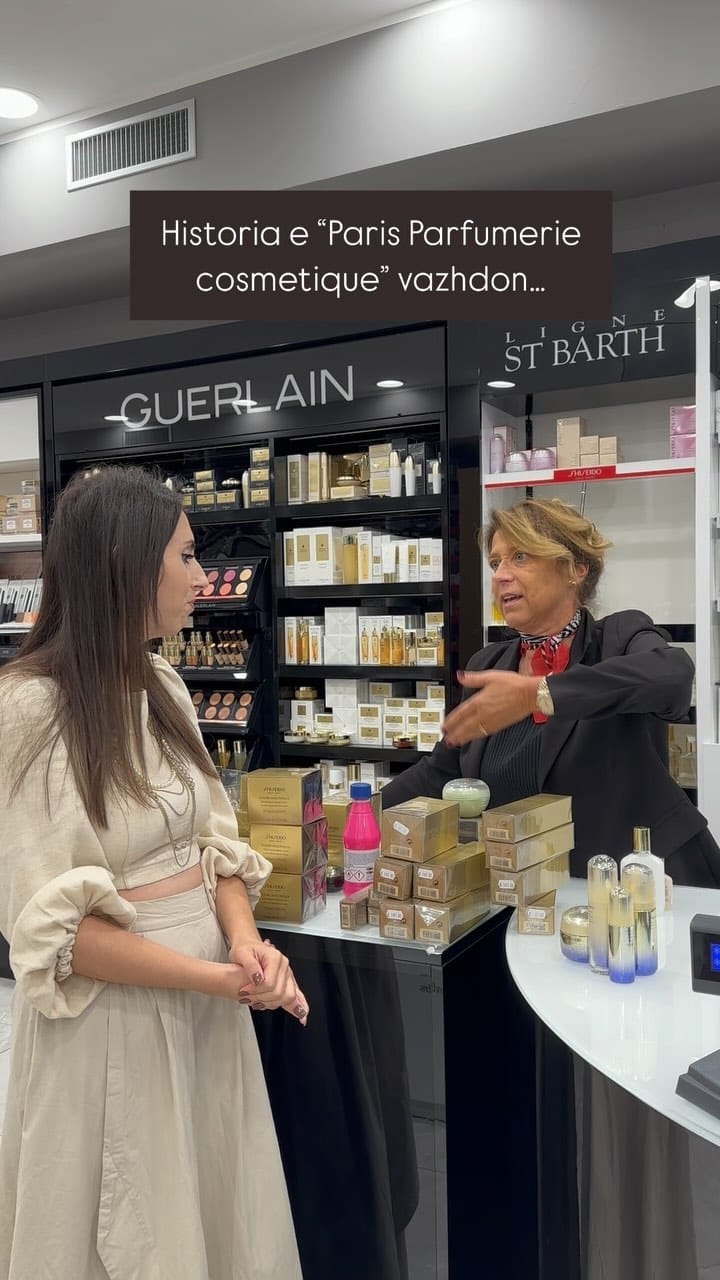 Post 10 by •PARIS Parfumerie Cosmétique on Instagram (video)