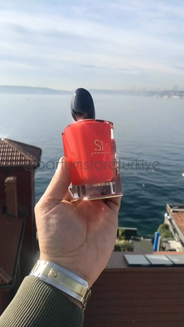 Post 3 by Parfüm Store ®️ on Instagram (video)