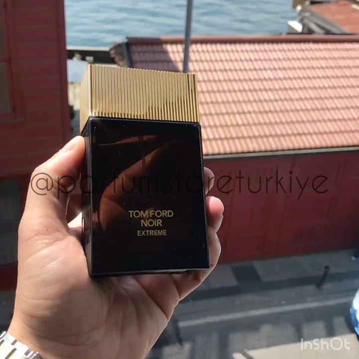 Post 5 by Parfüm Store ®️ on Instagram (carousel)