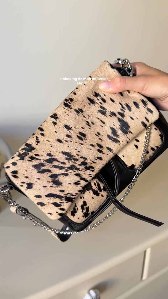 Post 2 by ELSA LR on Instagram (video)