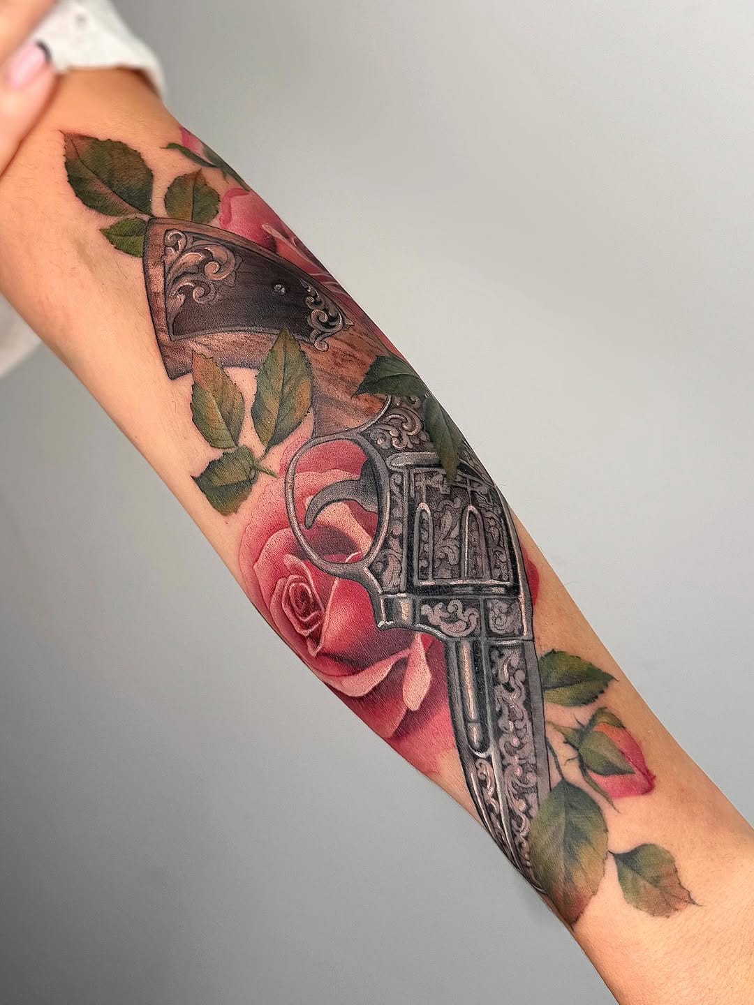 Post 4 by ➖KARBONE ➖ on Instagram (carousel)