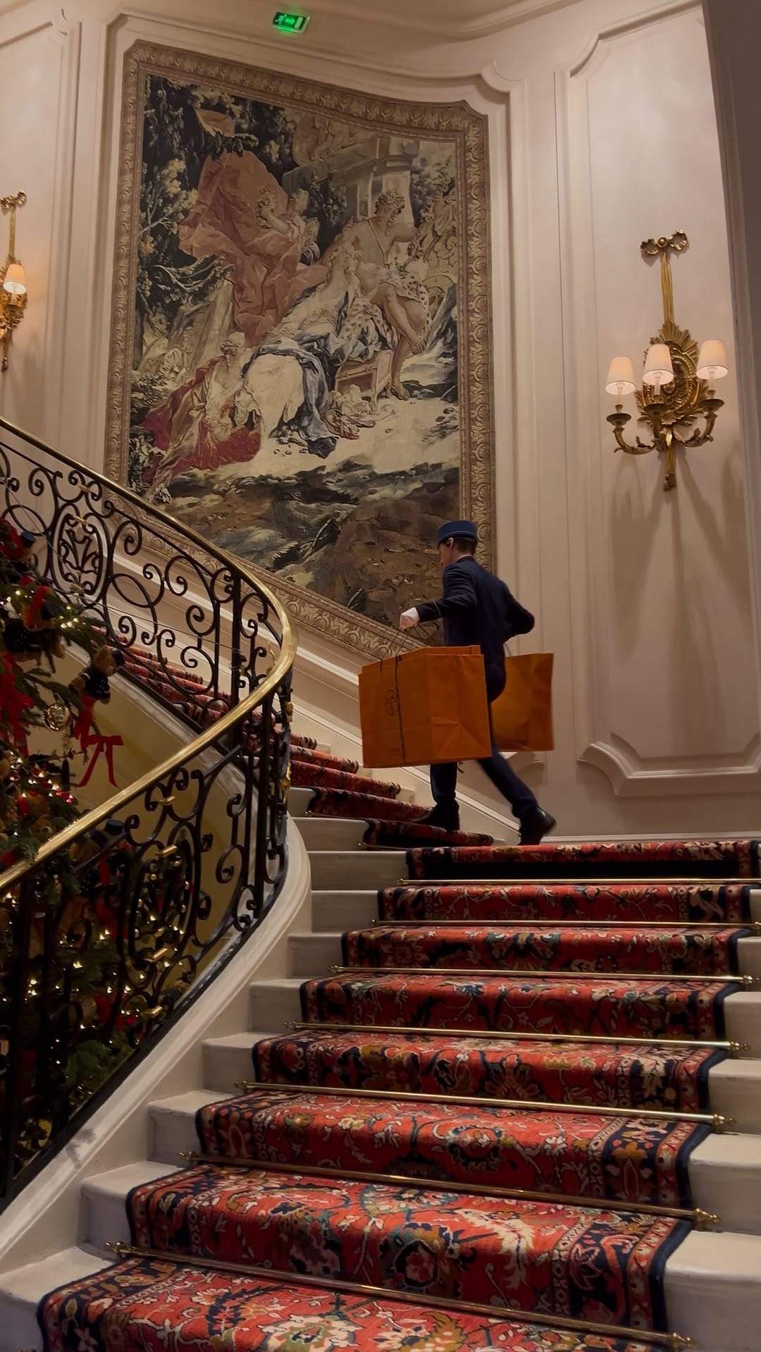 Post 10 by Ayla | Fashion, Beauty & Luxe Enthusiast on Instagram (video)