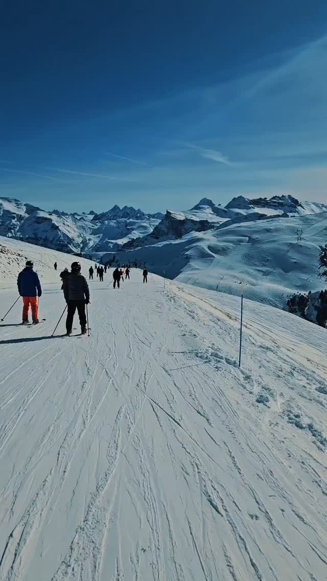 Post 4 by Caro. Pouget on Instagram (video)