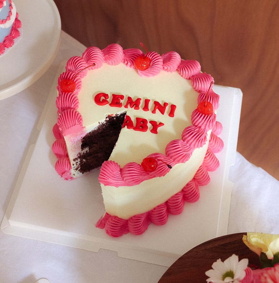 Post 10 by crush cake | bento cake paris 🍒 on Instagram (carousel)
