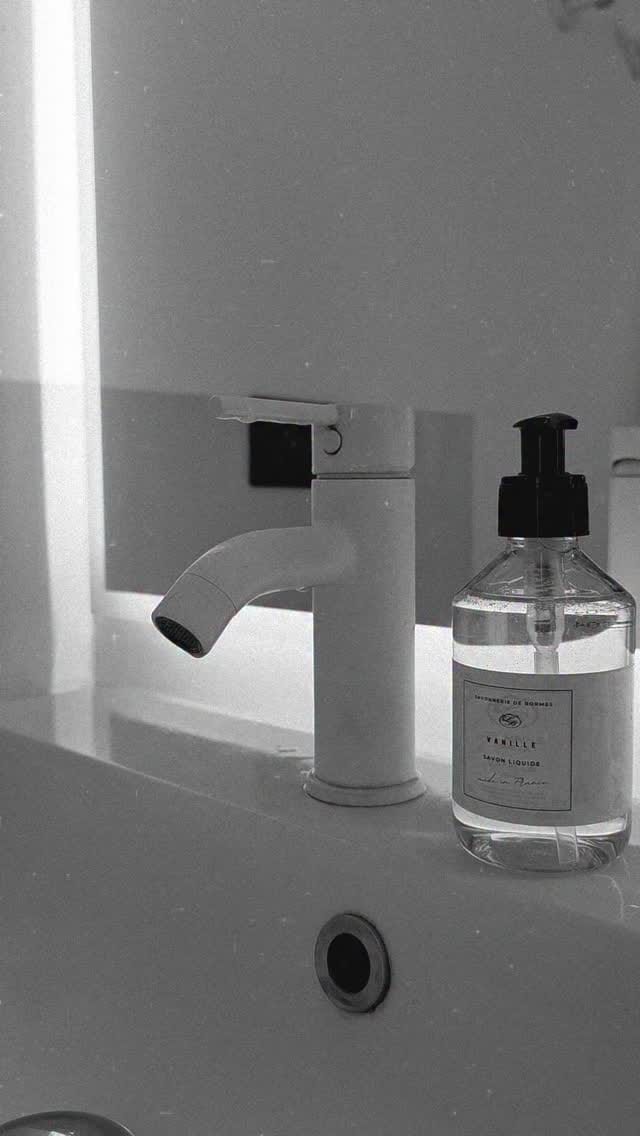 Post 8 by Savonnerie De Bormes on Instagram (video)