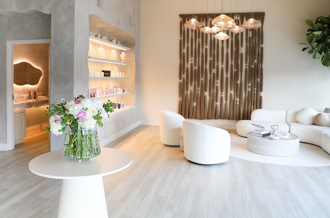 Post 6 by YON-KA PARIS FRANCE OFFICIAL on Instagram (image)