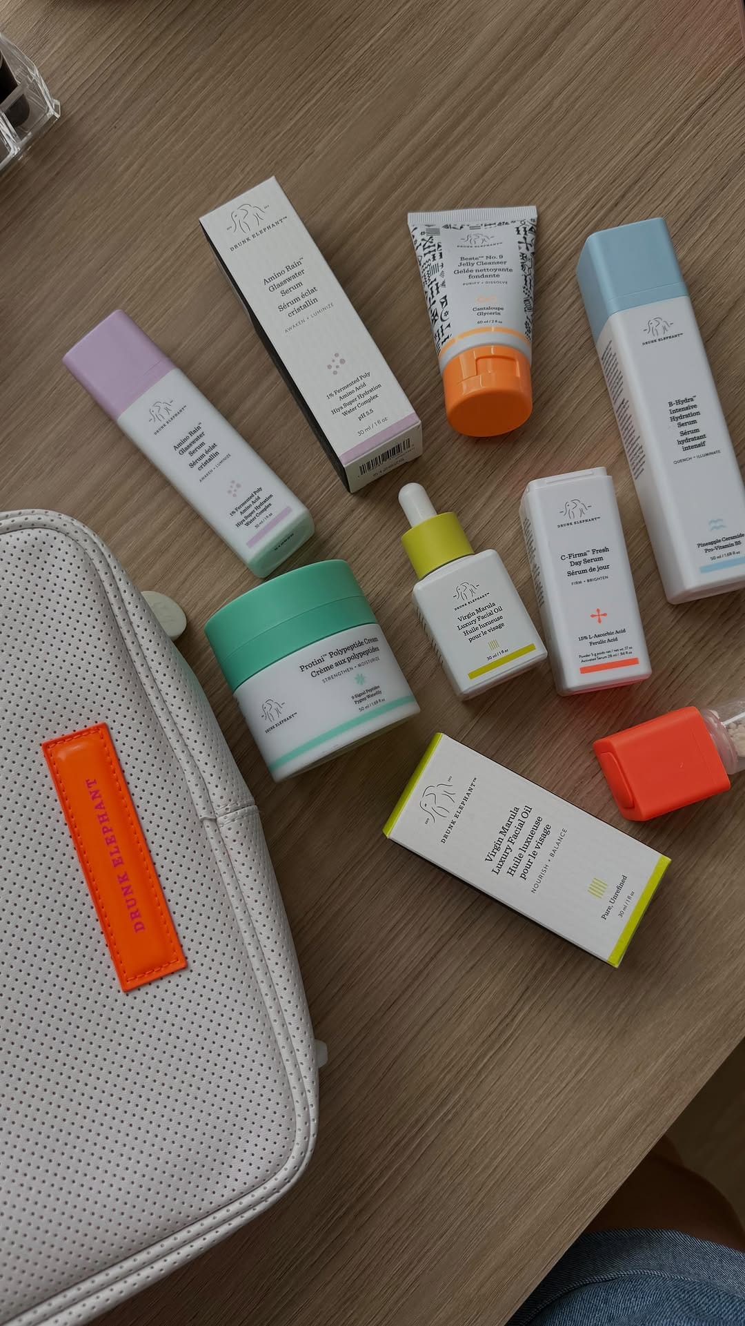Post 7 by Lari Allevato | Makeup • Beauty • Lifestyle on Instagram (video)