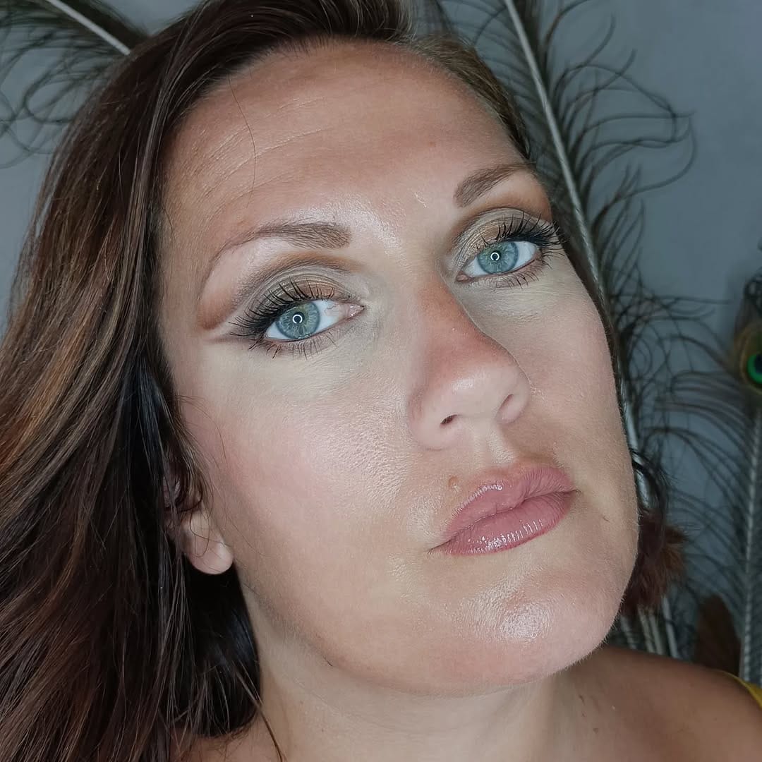 Post 3 by Aubery 🌷 / makeup ~ testing on Instagram (carousel)