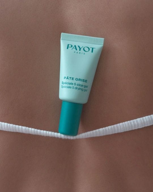 Post 4 by PAYOT France on Instagram (video)