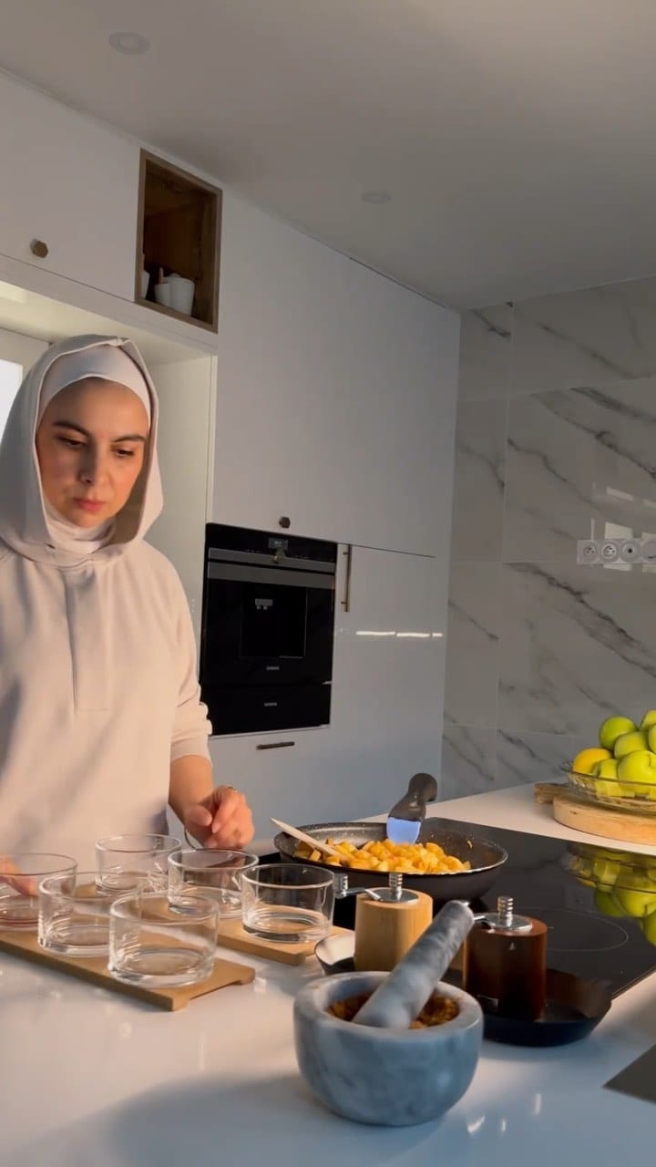 Post 9 by Laila Life on Instagram (video)
