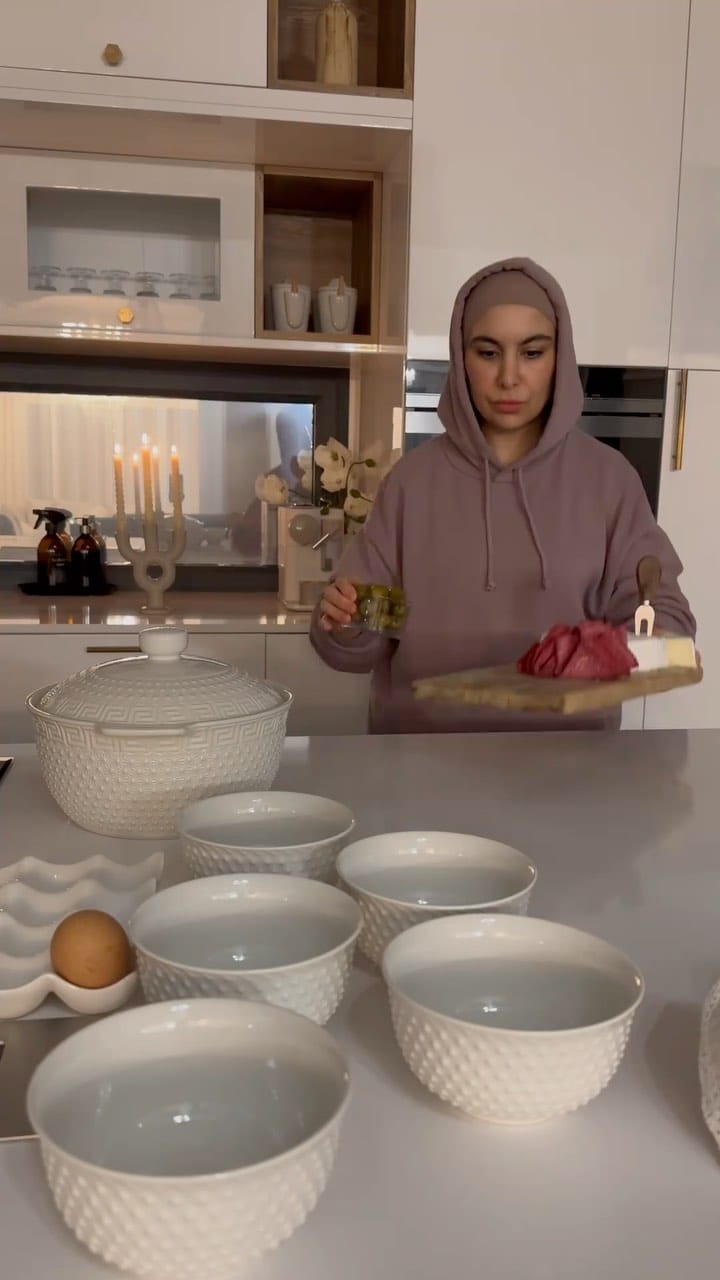 Post 3 by Laila Life on Instagram (video)