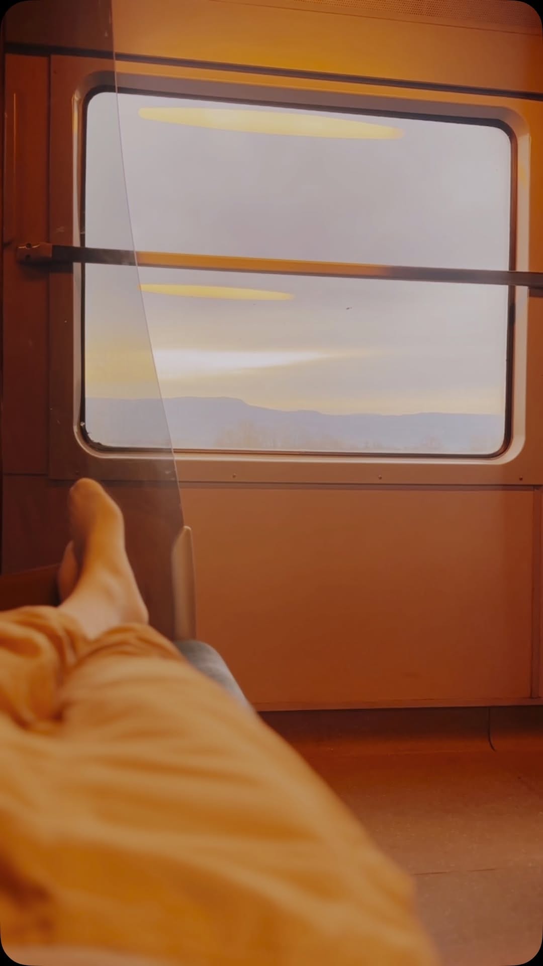 Post 6 by Julien Lyneel on Instagram (video)