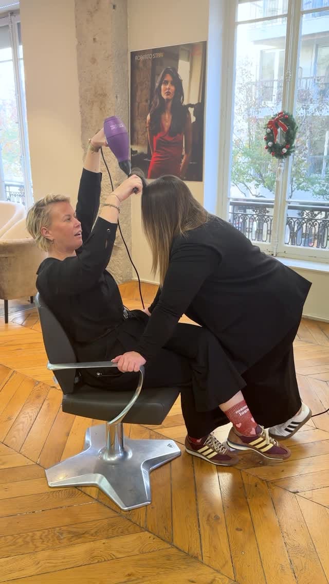 Post 3 by Roberto Stari  Coiffeur Lyon on Instagram (video)