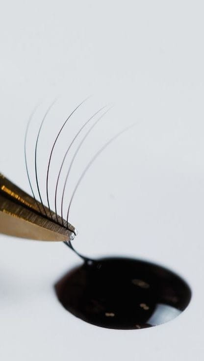Post 3 by Lashes Paris Valentina on Instagram (video)