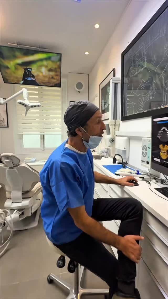 Post 8 by Dentiste paris /aesthetic dentistry / dr Cyrille fonteneau on Instagram (video)