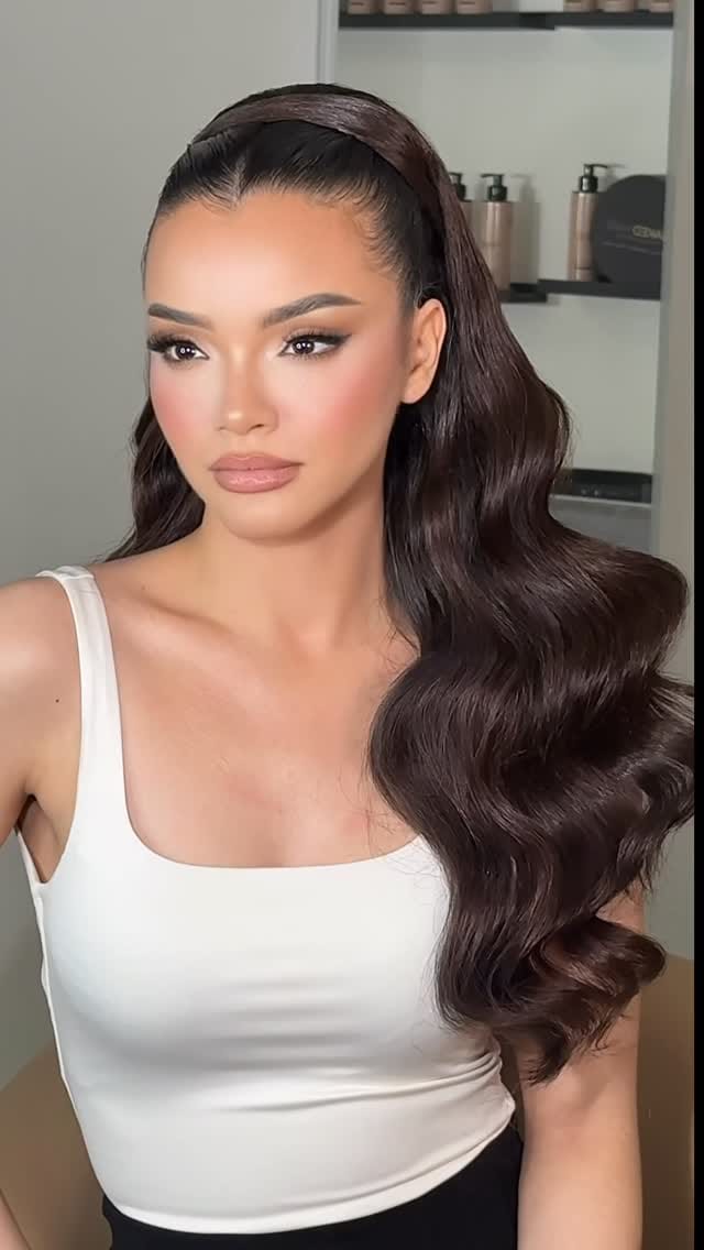 Post 3 by MyriamGlam Paris on Instagram (video)