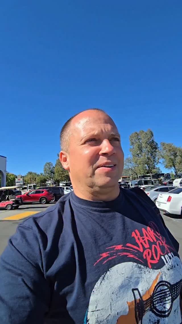 Post 4 by Damir Mikec on Instagram (video)