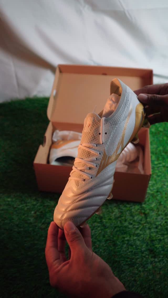 Post 4 by Foot-Store on Instagram (video)