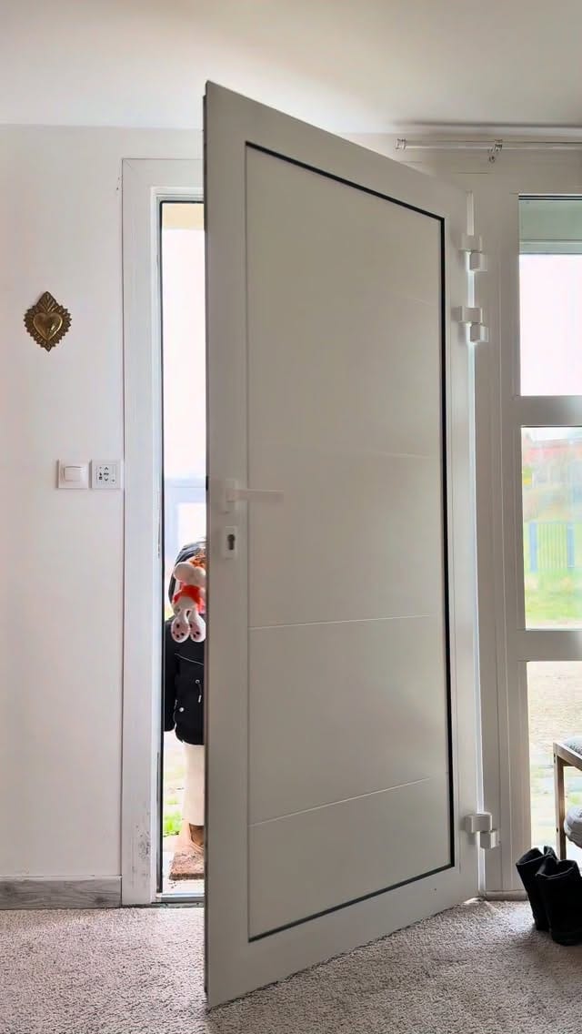 Post 1 by kєℓℓy  Chaℓamєℓ ❤︎ on Instagram (video)