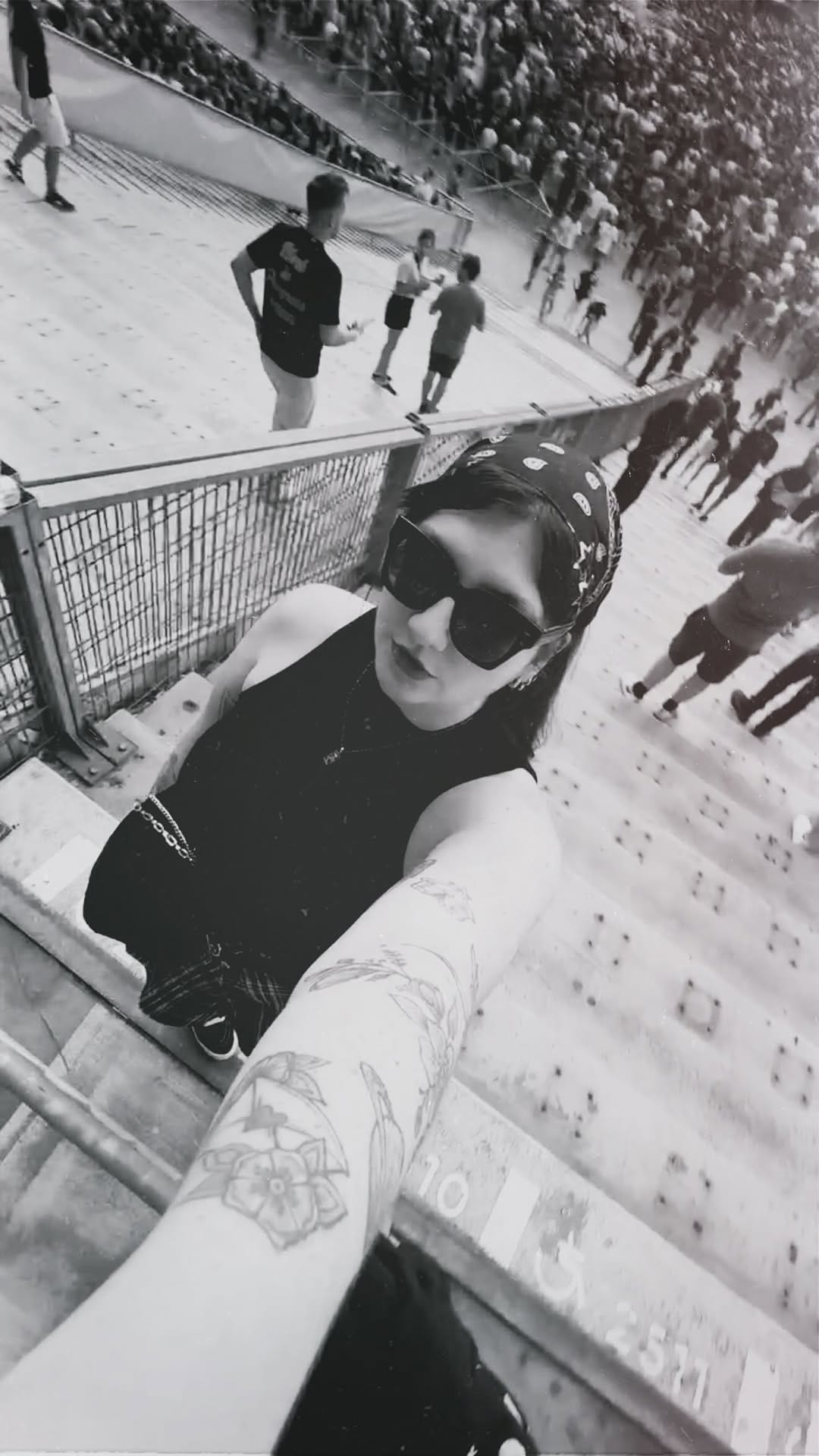 Post 3 by New Rock Paris on Instagram (video)