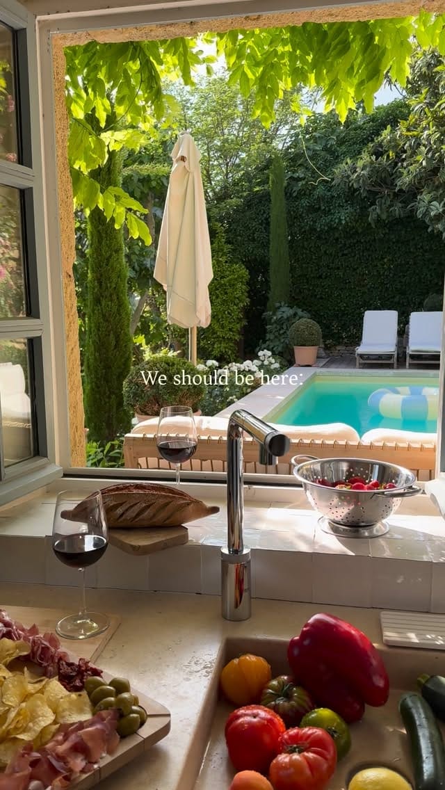 Post 7 by French Art de Vivre on Instagram (video)