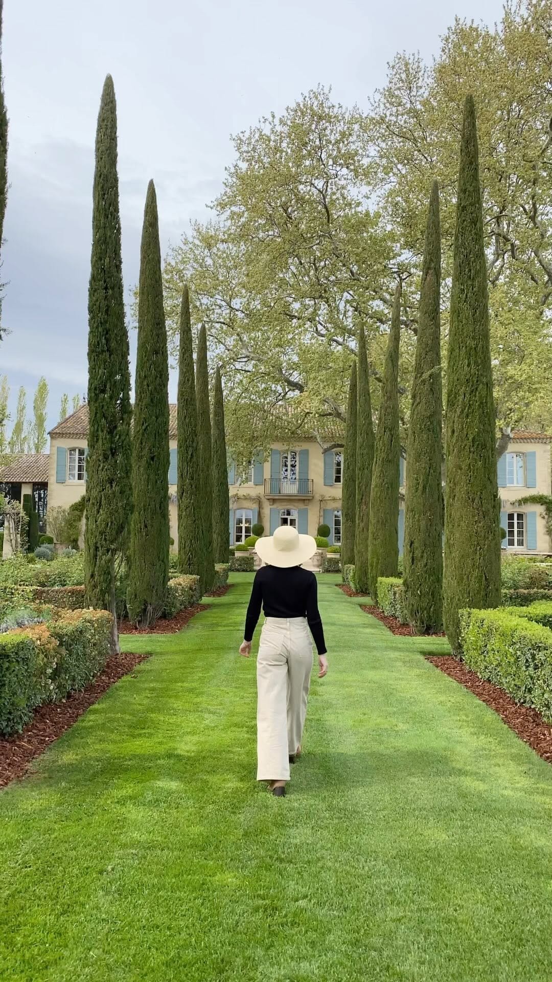 Post 10 by French Art de Vivre on Instagram (video)