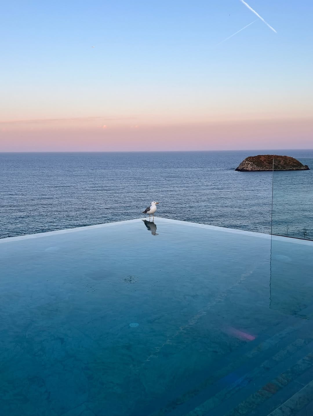 Post 5 by Mélina | Lifestyle & travel on Instagram (carousel)