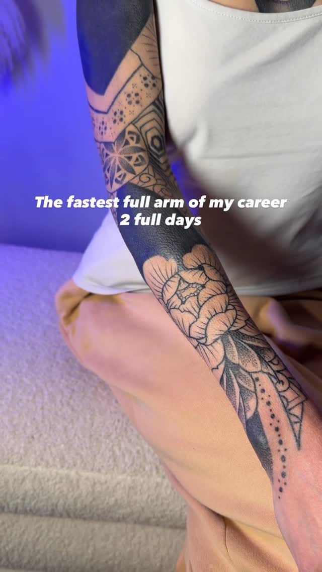 Post 4 by PRISME TATTOO on Instagram (video)