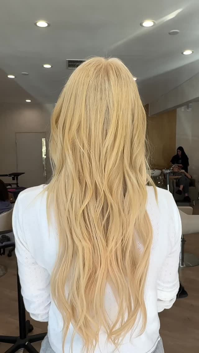 Post 3 by O A S E L L E on Instagram (video)