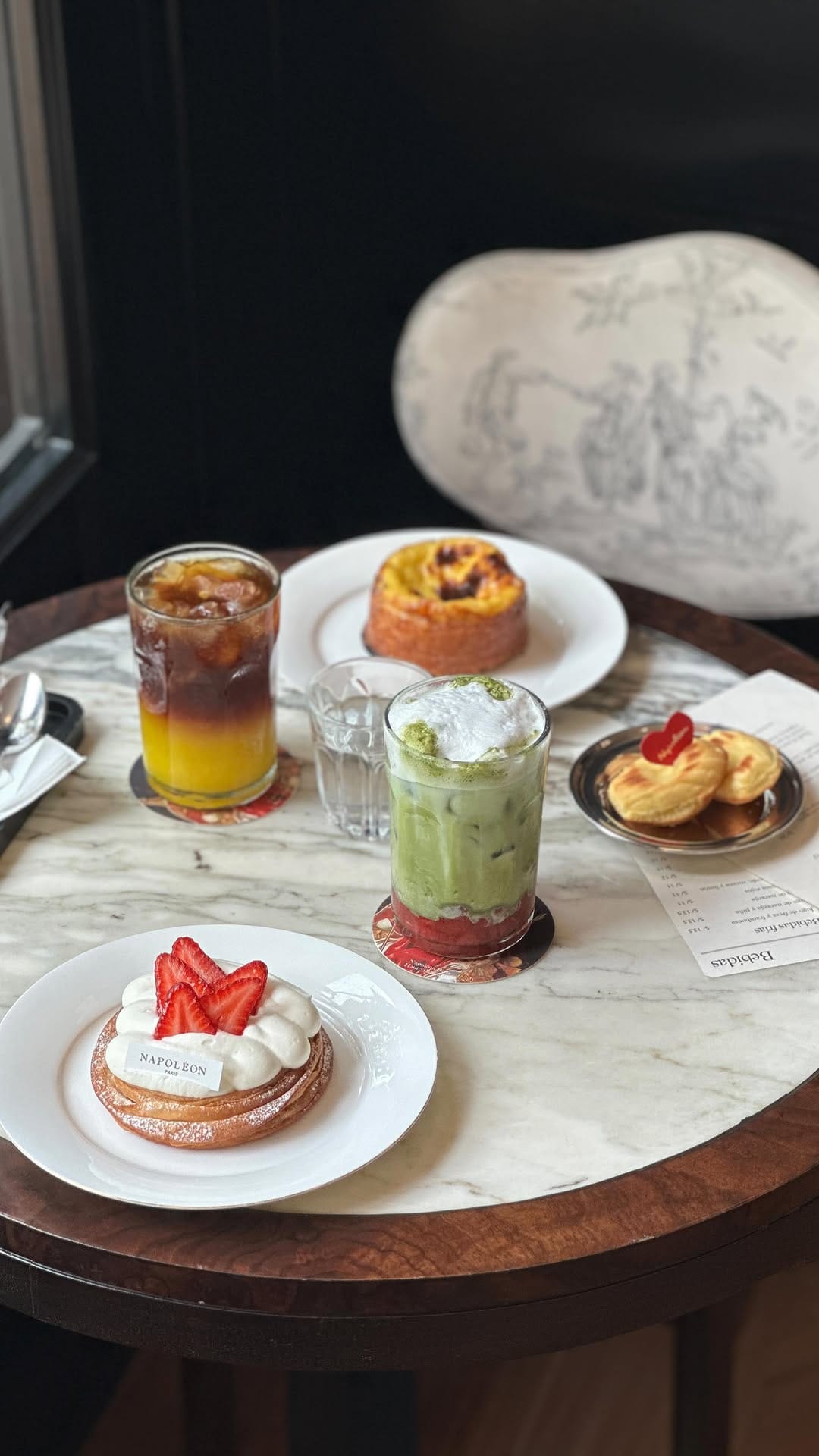 Post 9 by Napoléon Haute Pâtisserie on Instagram (video)