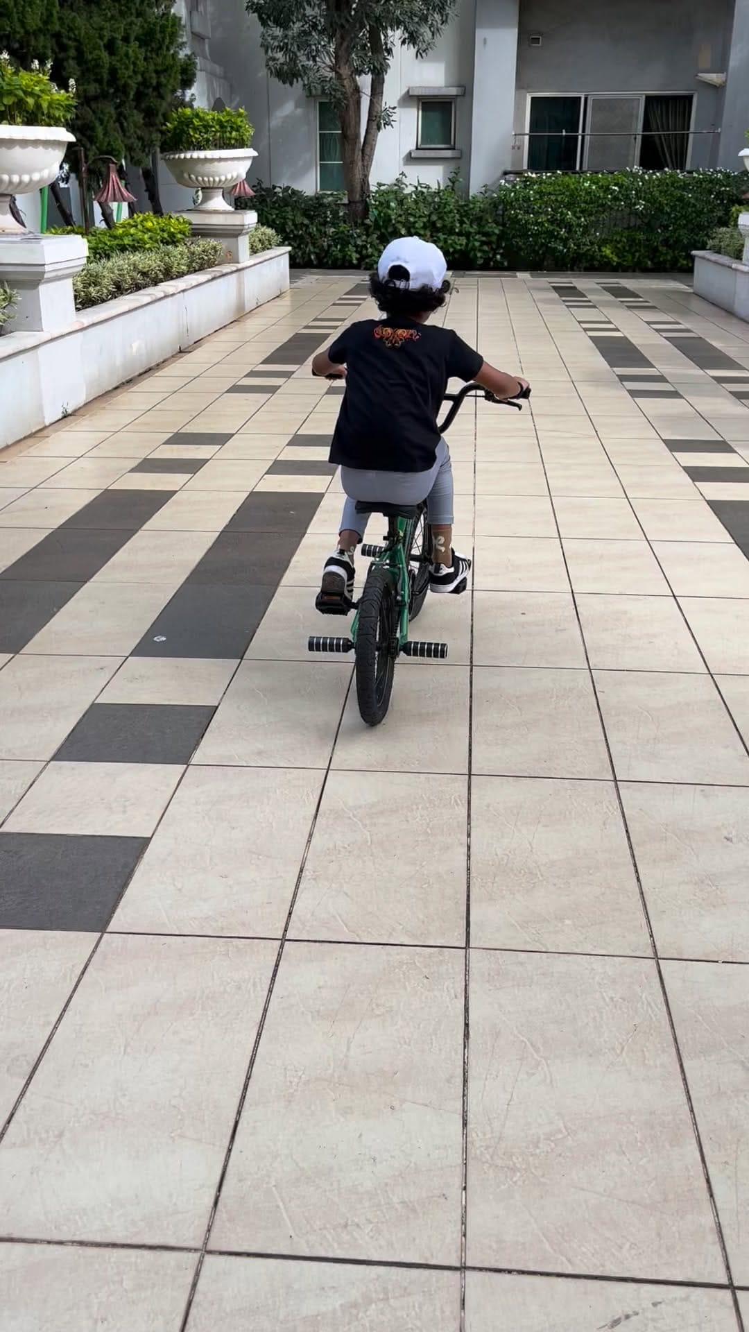Post 6 by Januar susanto on Instagram (video)