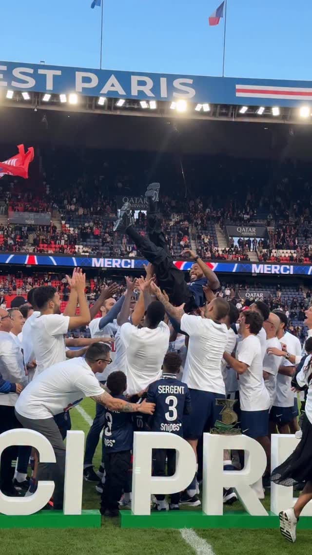 Post 10 by PRESNEL KIMPEMBE on Instagram (video)