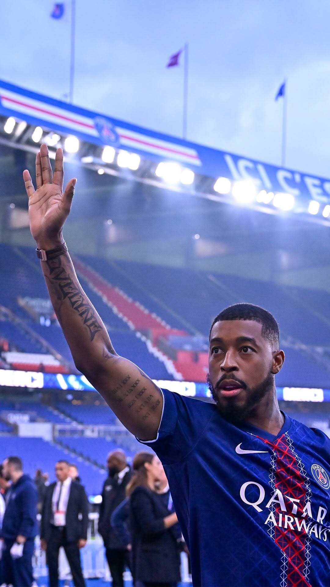 Post 8 by PRESNEL KIMPEMBE on Instagram (video)