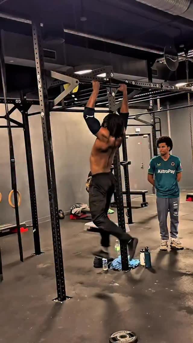 Post 1 by The Lyon Black on Instagram (video)