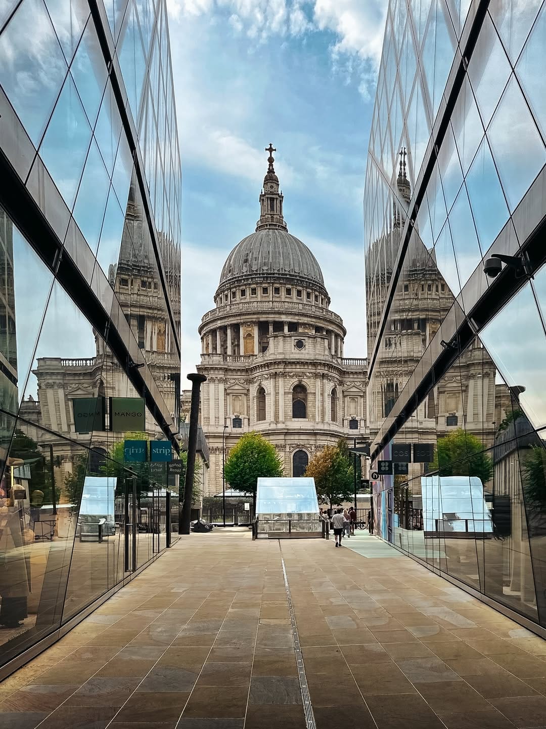 Post 2 by Benjamin CROS on Instagram (image)