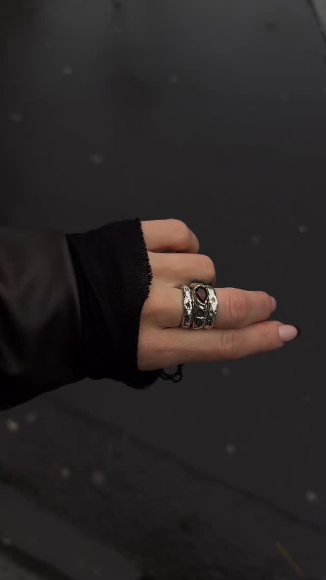 Post 1 by ROC PARIS on Instagram (video)