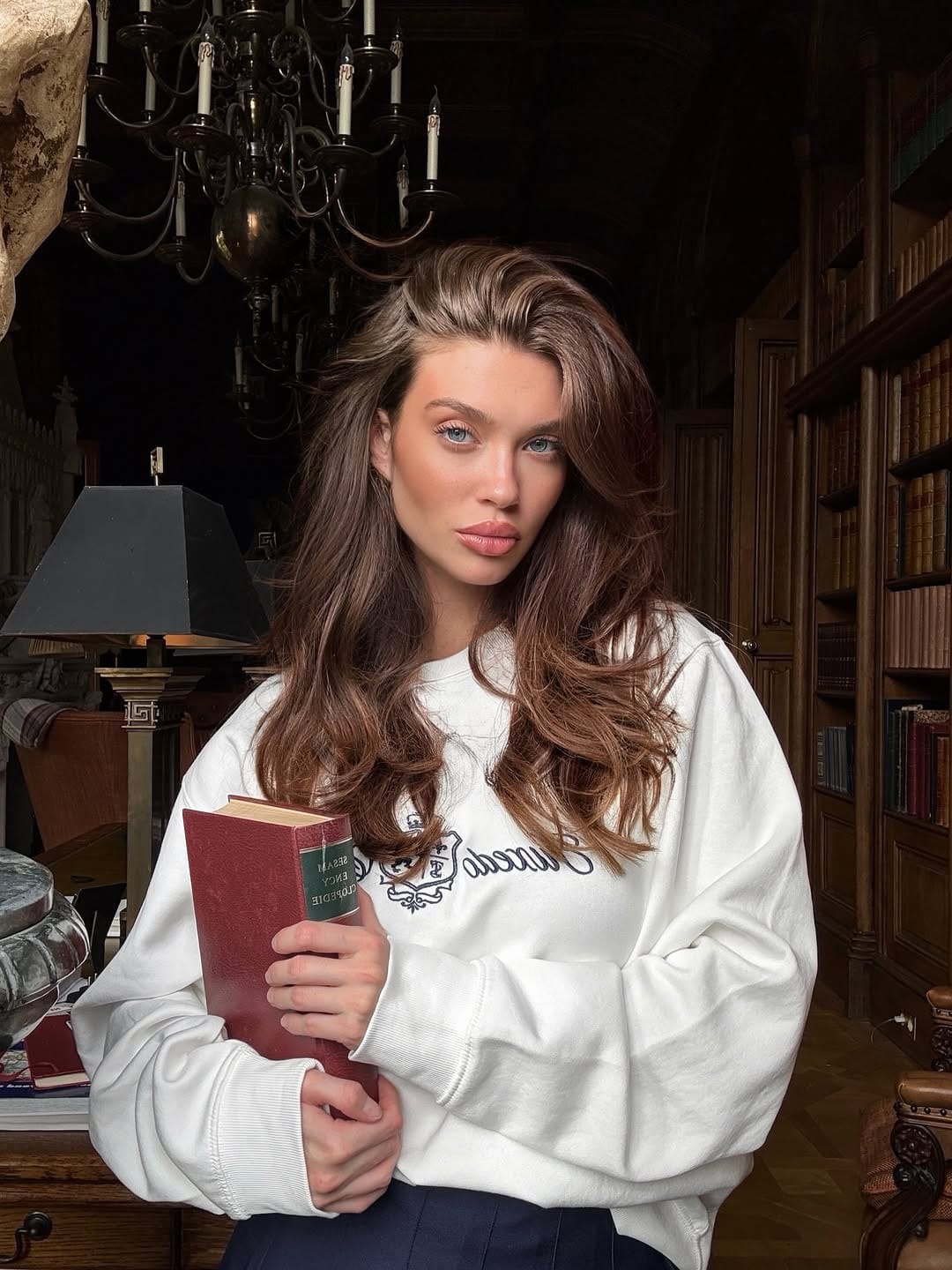 Post 3 by MODEL PARIS & INFLUENCER on Instagram (carousel)