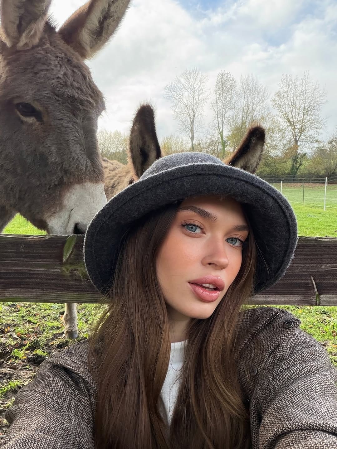 Post 9 by MODEL PARIS & INFLUENCER on Instagram (carousel)